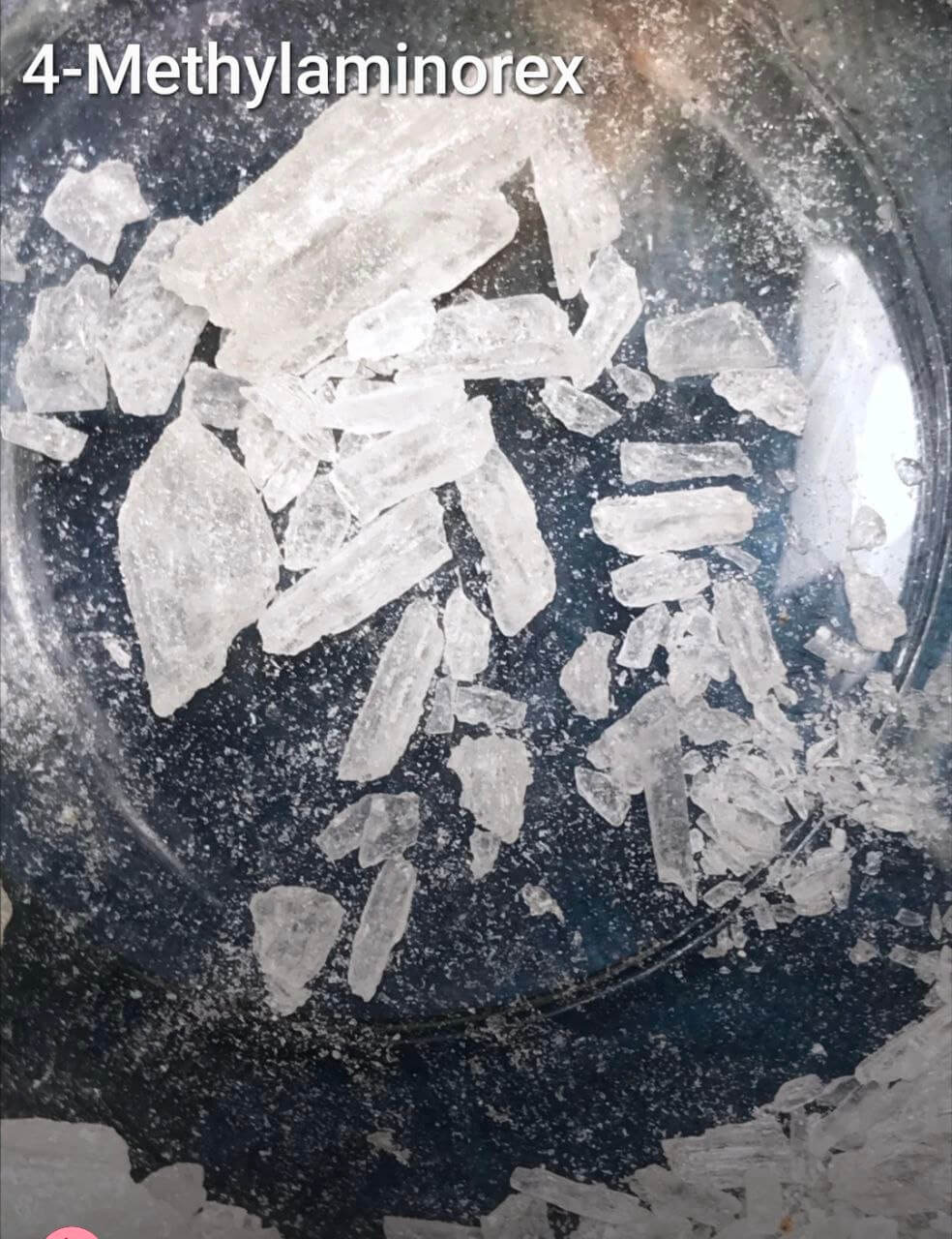 4-Methylaminorex (4-MAR) — Weißes kristallines Pulver oder kleine Pellets