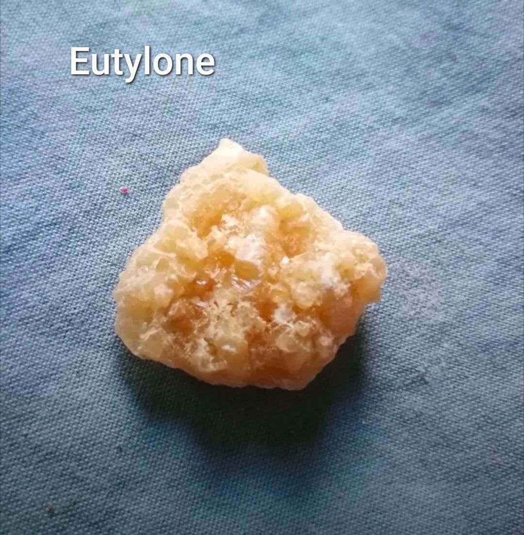 Eutylone — Kristalle/Pulver – Kathinone als „Molly“ oder Badesalze verkauft