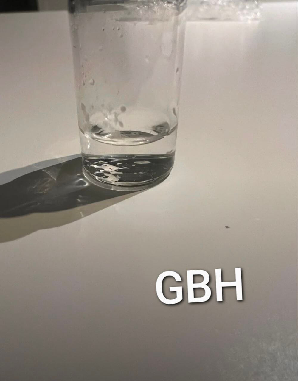 GHB Liquid — السوائل الزائدة في زجاجات الماء أو زجاجاتها؛ طعم حلو / صابون