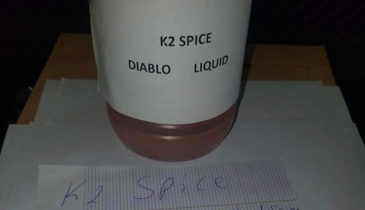 K2 / Spice (Synthetic Cannabinoids) — Urtemateriale sprøytet med syntetiske cannabinoider - solgt som 'blomster', 'potpourri'; også vape vogner og edibles