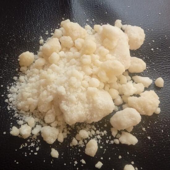 Mephedrone (4-MMC) — Cristaux blancs ou en poudre (cristaux = 'cristaux 4-MMC')